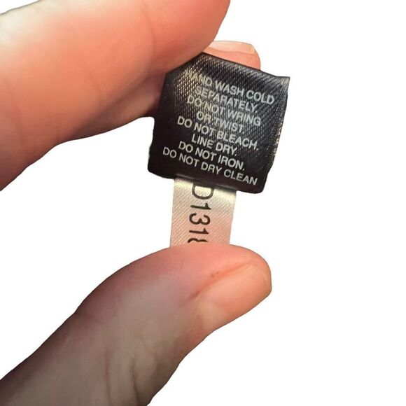 Express design studio black sequin skirt. Size 2 - Picture 6 of 10